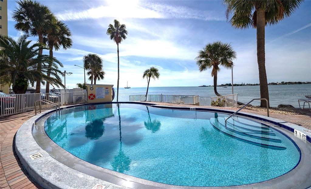 出租: $2,500 (2 贝兹, 2 浴室, 1050 平方英尺)