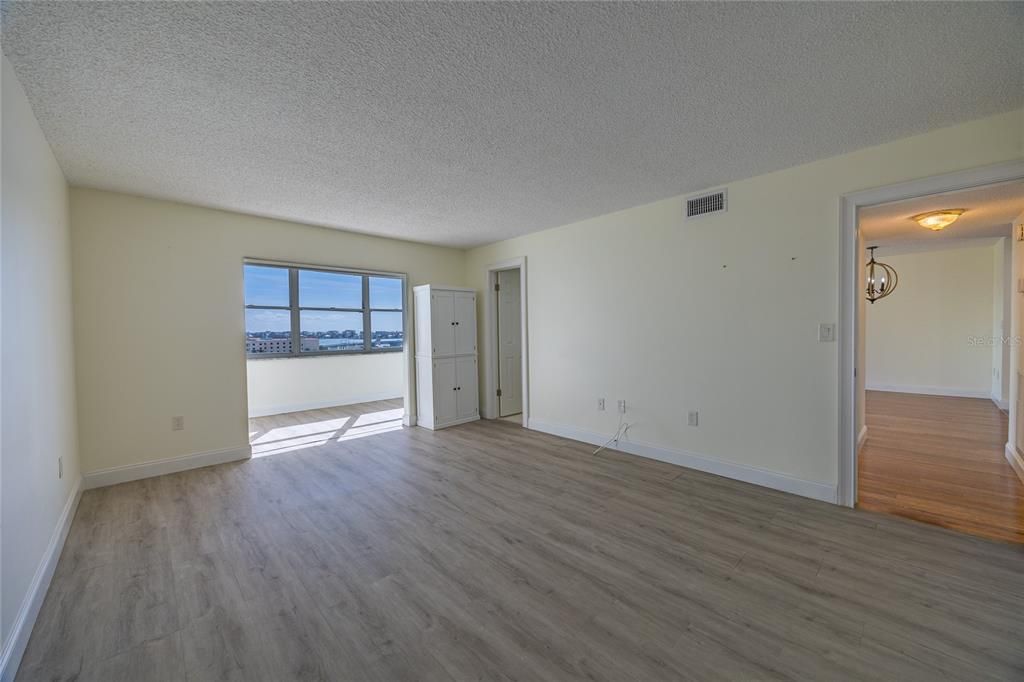 出租: $2,500 (2 贝兹, 2 浴室, 1050 平方英尺)