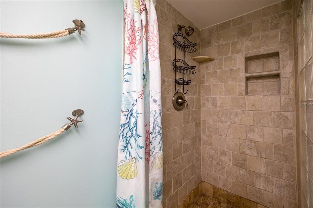 出租: $2,500 (2 贝兹, 2 浴室, 1050 平方英尺)