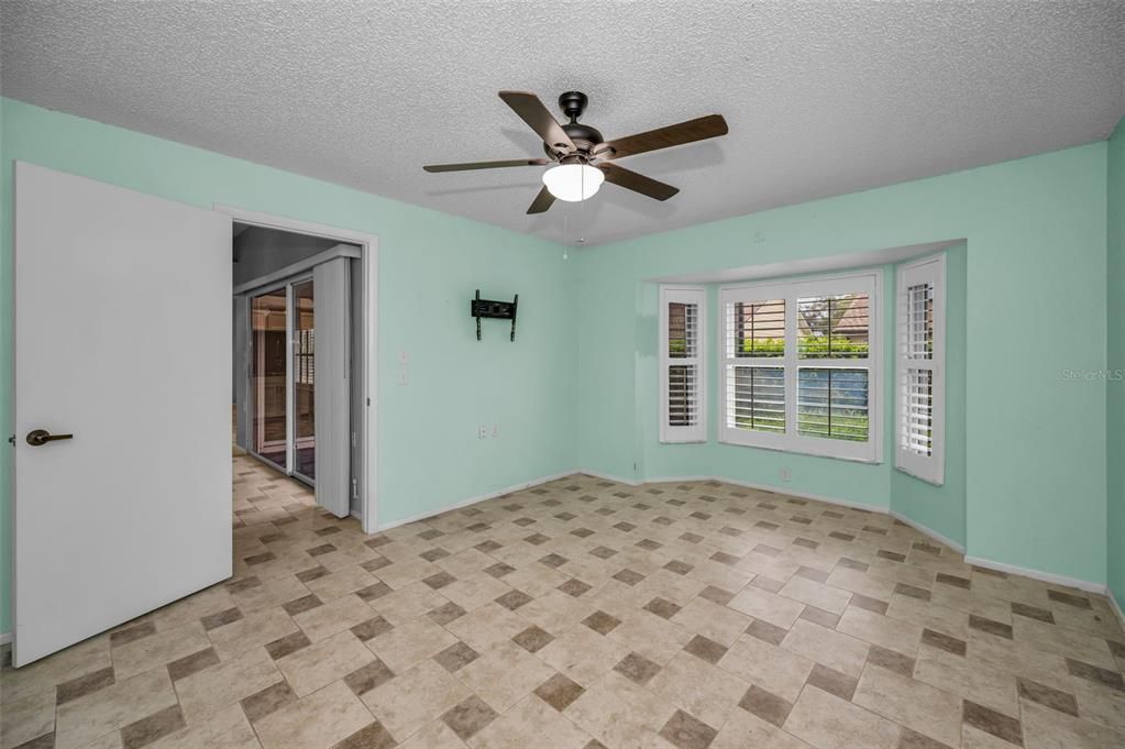 На продажу: $329,900 (2 спален, 2 ванн, 1549 Квадратных фут)