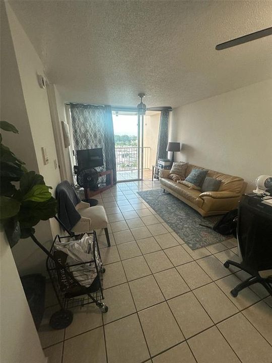 En Renta: $1,000 (1 camas, 1 baños, 302 Pies cuadrados)