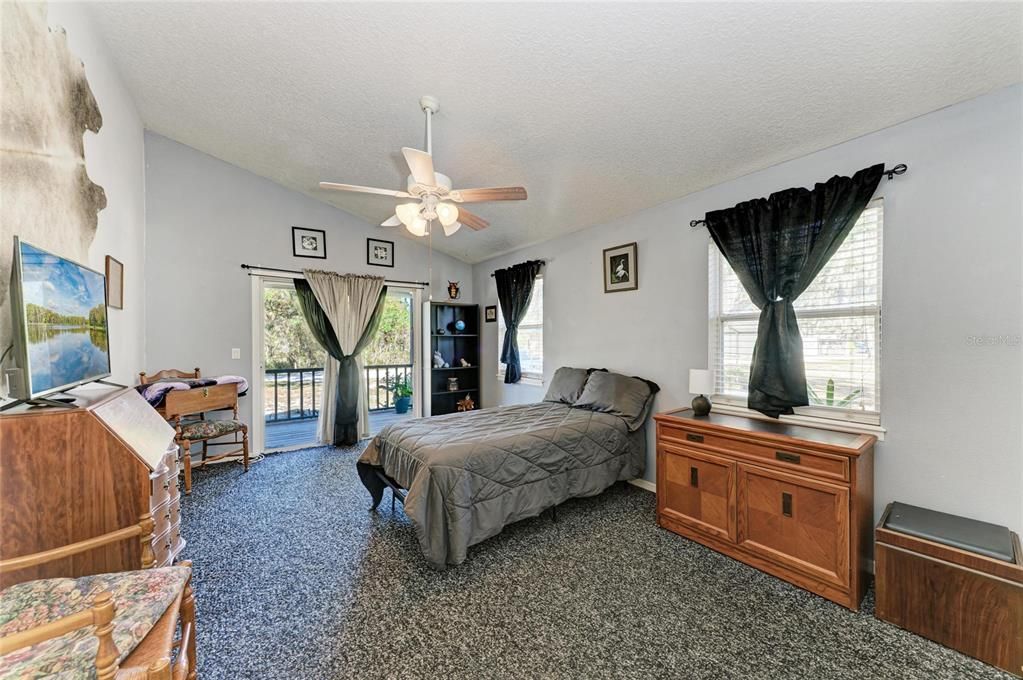 На продажу: $565,000 (3 спален, 2 ванн, 1392 Квадратных фут)