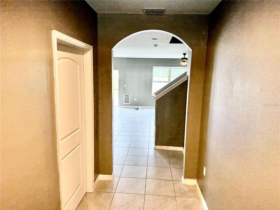 En Venta: $399,000 (5 camas, 3 baños, 2601 Pies cuadrados)