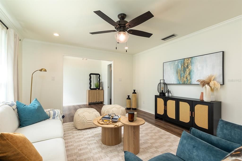 En Venta: $468,900 (3 camas, 2 baños, 1629 Pies cuadrados)