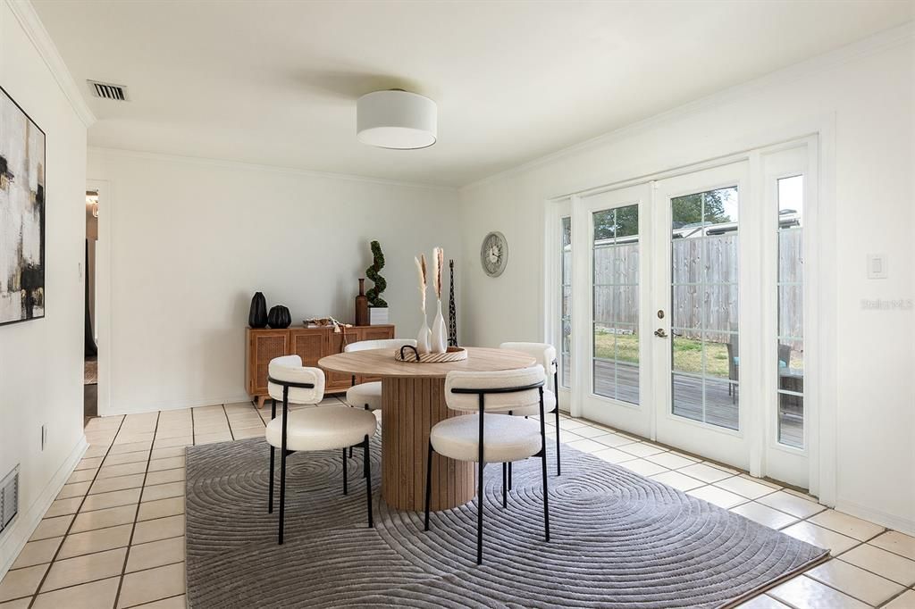 En Venta: $468,900 (3 camas, 2 baños, 1629 Pies cuadrados)