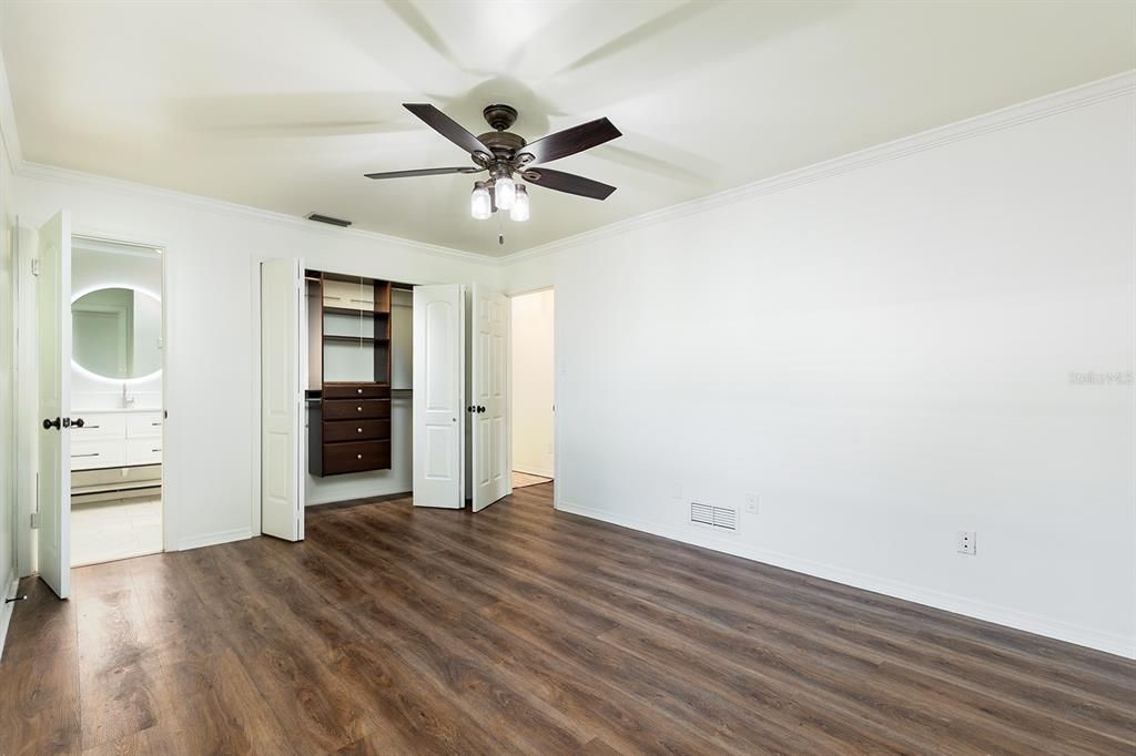 En Venta: $468,900 (3 camas, 2 baños, 1629 Pies cuadrados)