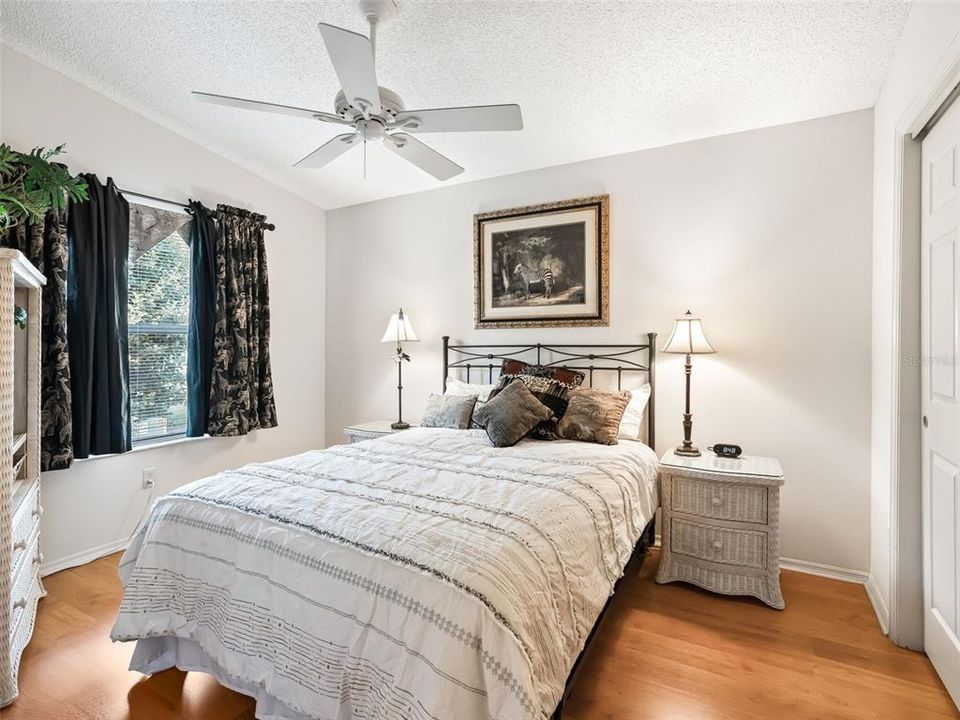 待售: $298,000 (2 贝兹, 2 浴室, 1188 平方英尺)