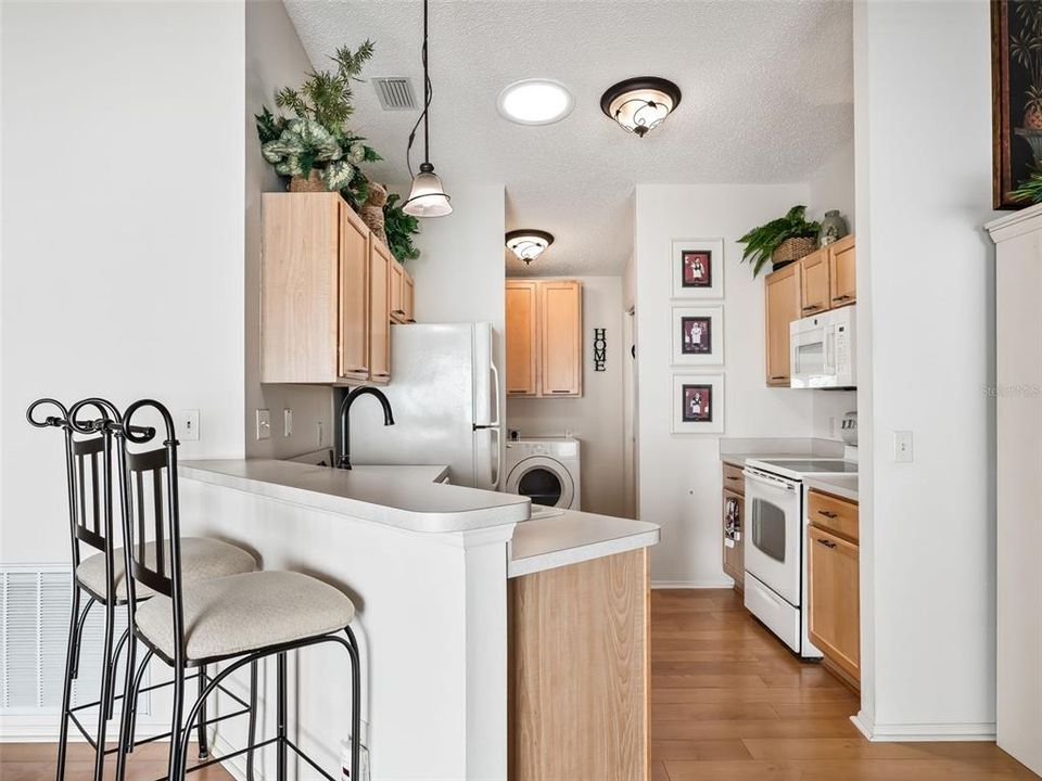 待售: $298,000 (2 贝兹, 2 浴室, 1188 平方英尺)