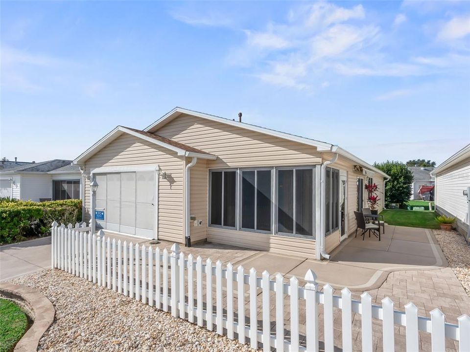 待售: $298,000 (2 贝兹, 2 浴室, 1188 平方英尺)