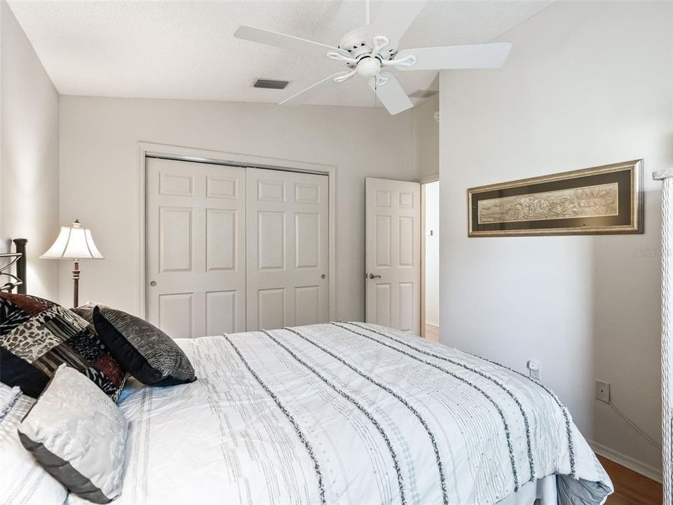 待售: $298,000 (2 贝兹, 2 浴室, 1188 平方英尺)