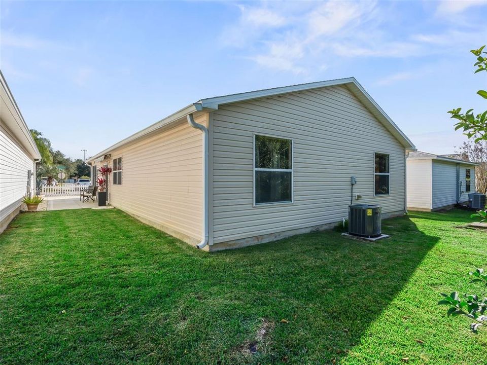 待售: $298,000 (2 贝兹, 2 浴室, 1188 平方英尺)