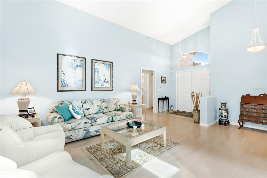 En Venta: $649,900 (3 camas, 2 baños, 1856 Pies cuadrados)