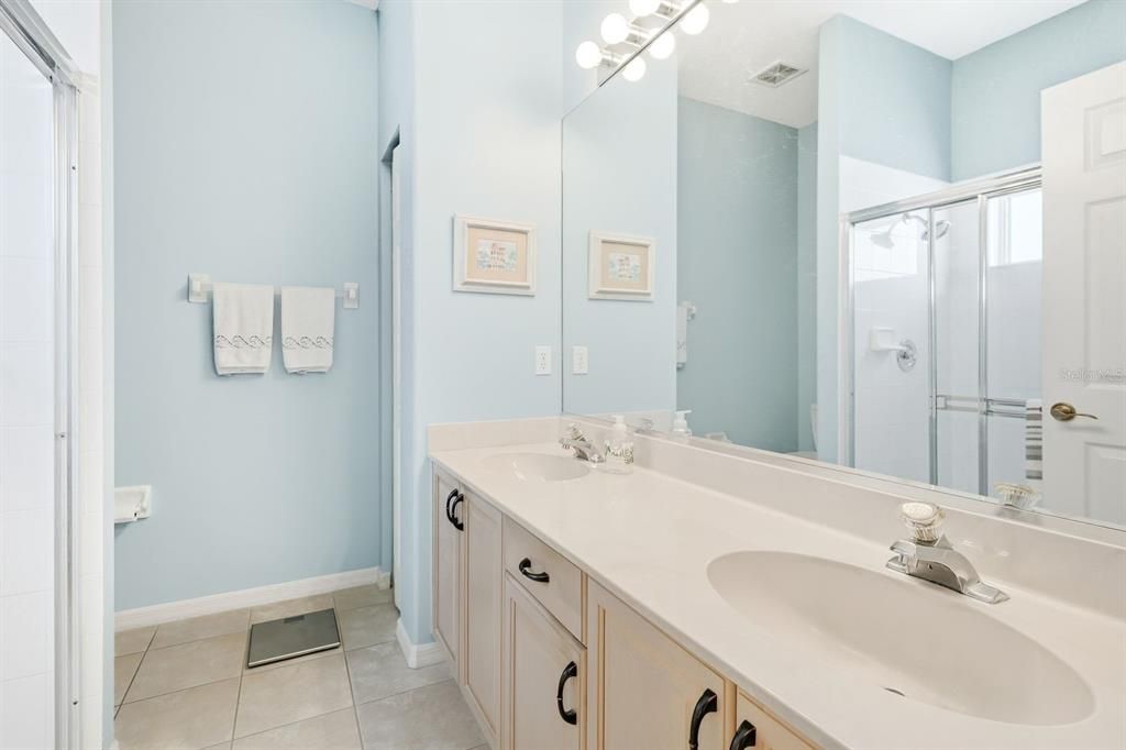 En Venta: $649,900 (3 camas, 2 baños, 1856 Pies cuadrados)