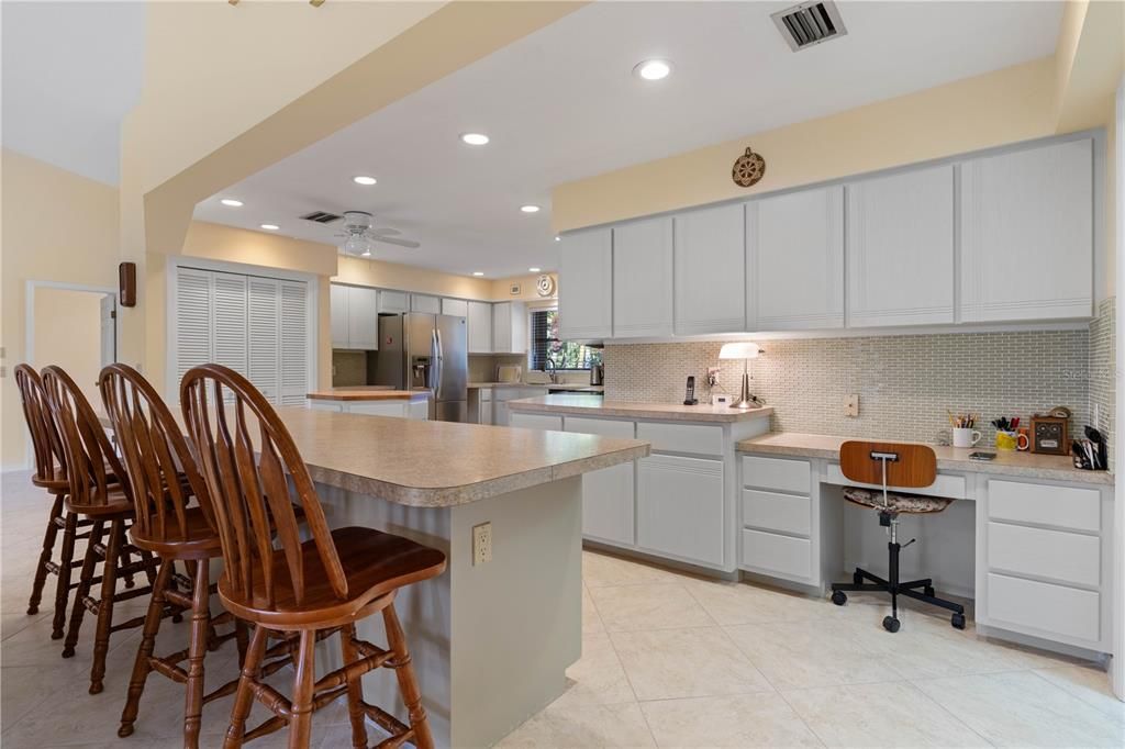 На продажу: $636,000 (3 спален, 2 ванн, 2469 Квадратных фут)