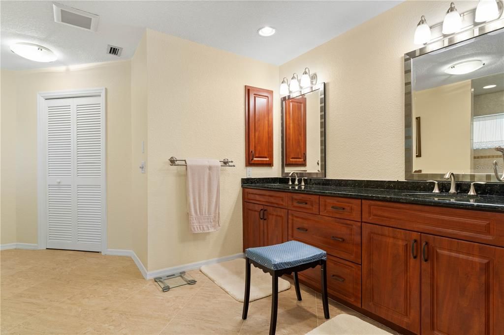 На продажу: $636,000 (3 спален, 2 ванн, 2469 Квадратных фут)