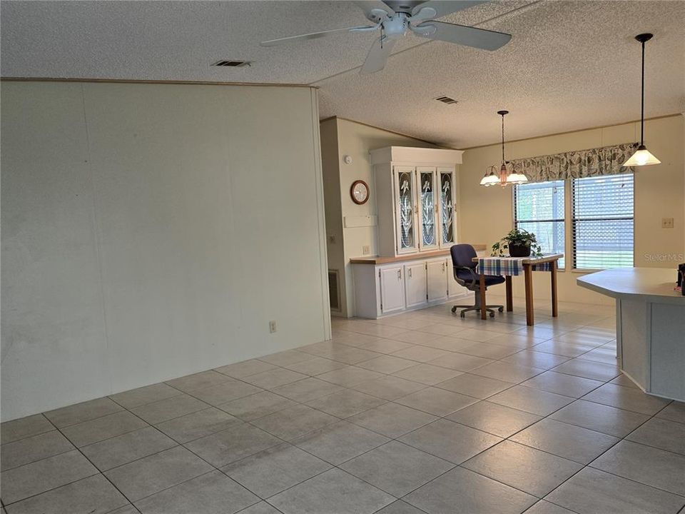 For Sale: $152,500 (2 beds, 2 baths, 1254 Square Feet)