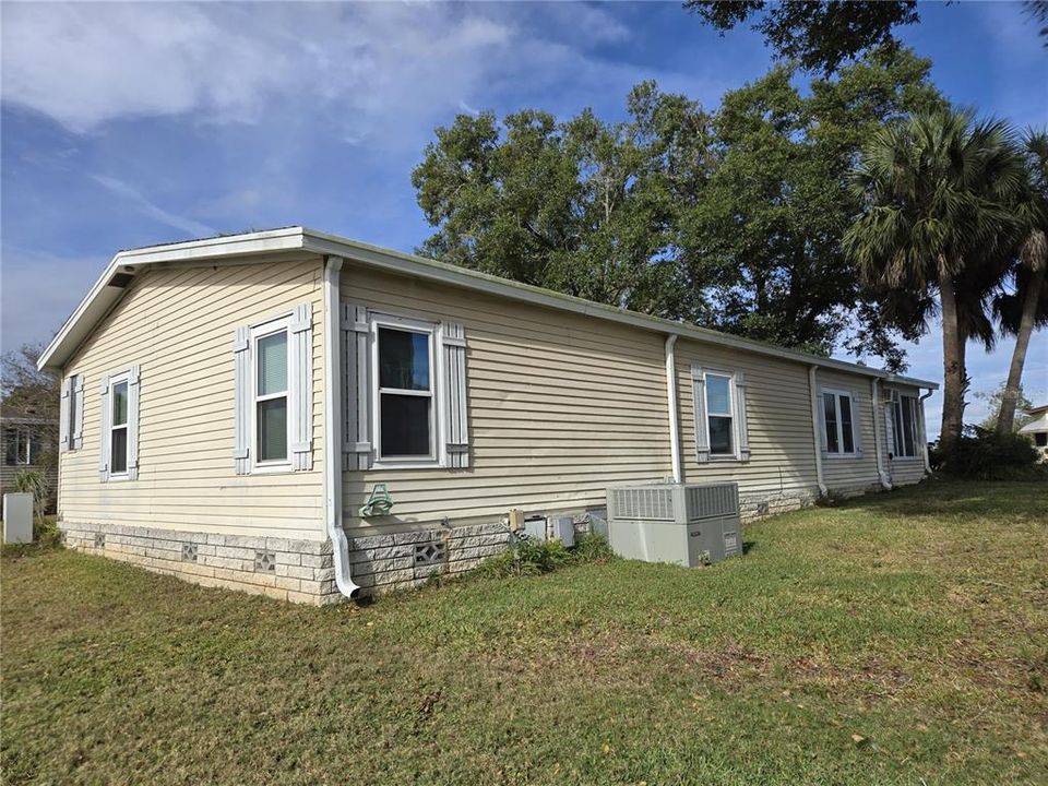 For Sale: $152,500 (2 beds, 2 baths, 1254 Square Feet)