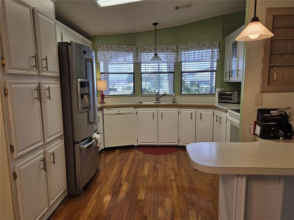 For Sale: $152,500 (2 beds, 2 baths, 1254 Square Feet)