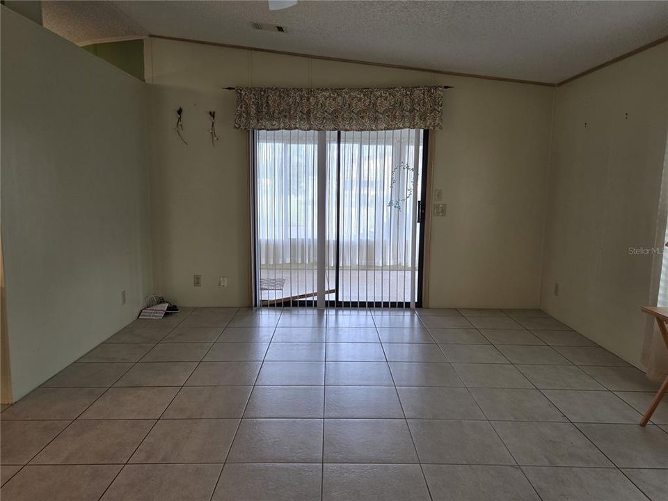 For Sale: $152,500 (2 beds, 2 baths, 1254 Square Feet)