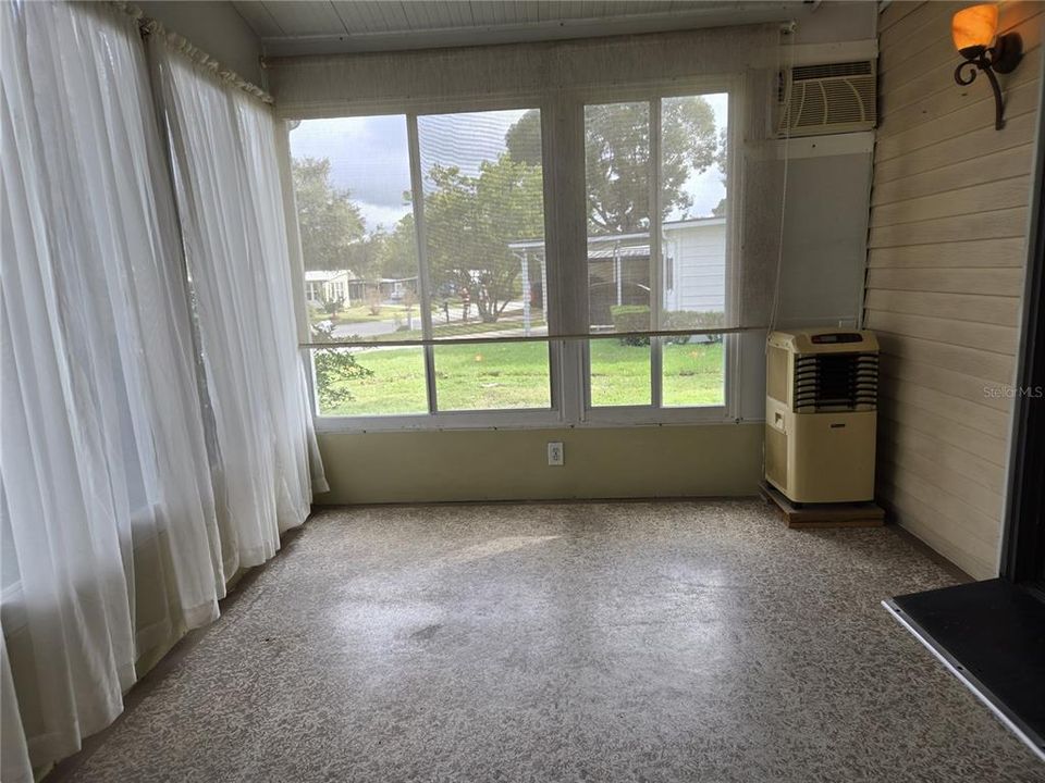 For Sale: $152,500 (2 beds, 2 baths, 1254 Square Feet)