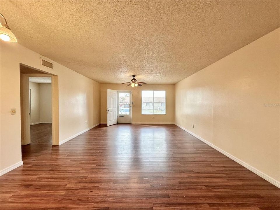 На продажу: $142,500 (3 спален, 2 ванн, 1140 Квадратных фут)