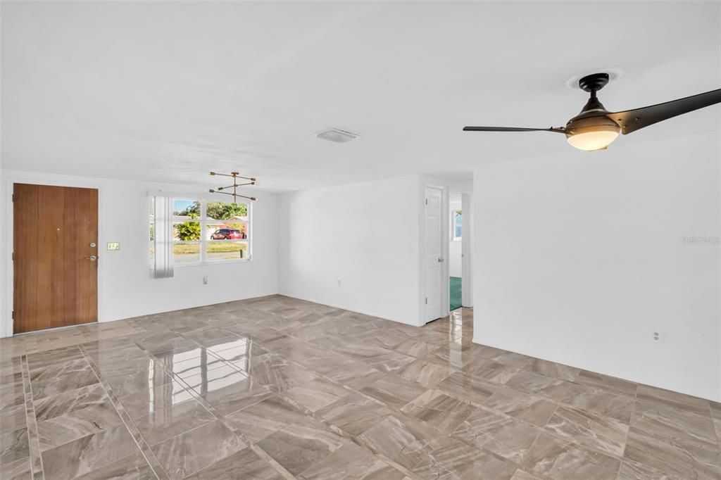 待售: $315,000 (2 贝兹, 2 浴室, 1312 平方英尺)