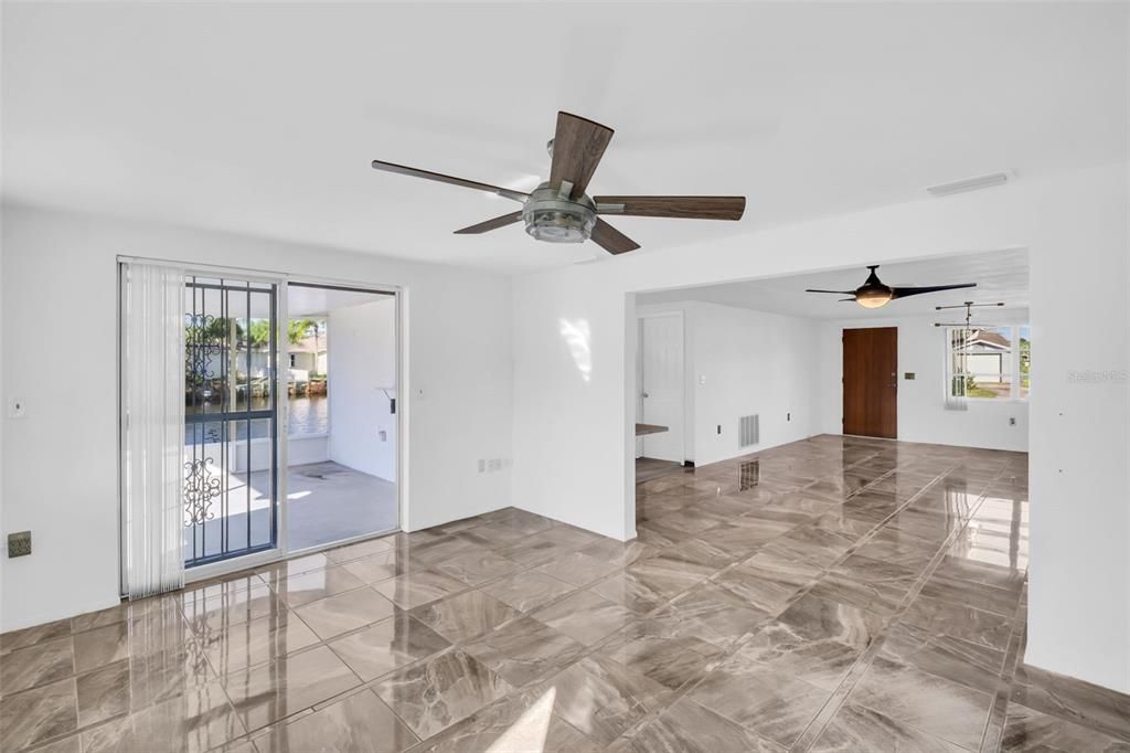 待售: $315,000 (2 贝兹, 2 浴室, 1312 平方英尺)