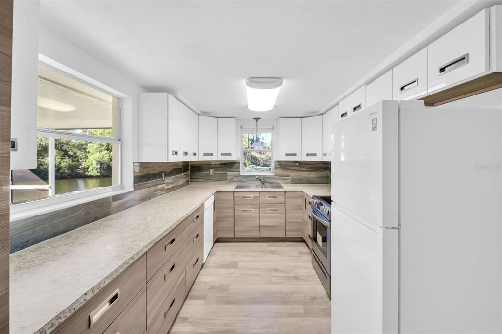 待售: $315,000 (2 贝兹, 2 浴室, 1312 平方英尺)