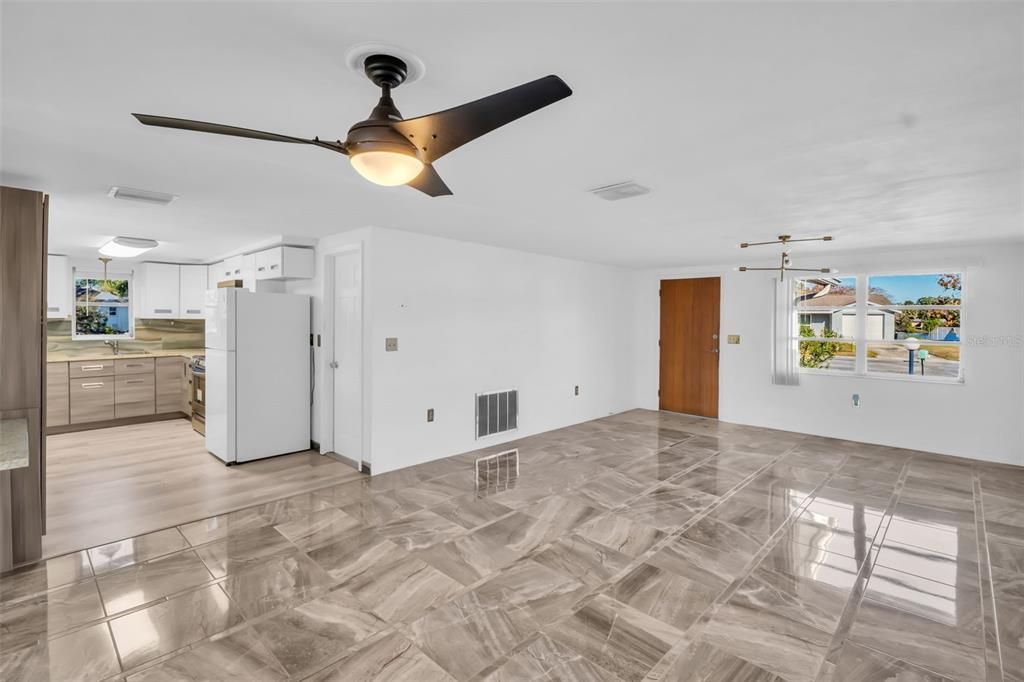 待售: $315,000 (2 贝兹, 2 浴室, 1312 平方英尺)