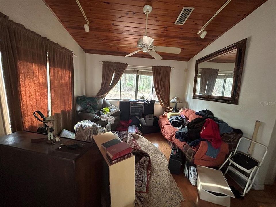 На продажу: $150,000 (2 спален, 2 ванн, 1352 Квадратных фут)