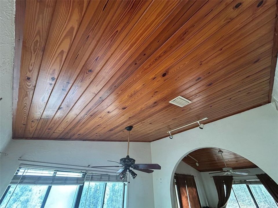 На продажу: $150,000 (2 спален, 2 ванн, 1352 Квадратных фут)