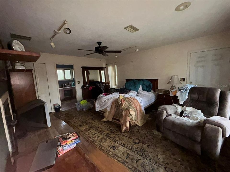 На продажу: $150,000 (2 спален, 2 ванн, 1352 Квадратных фут)