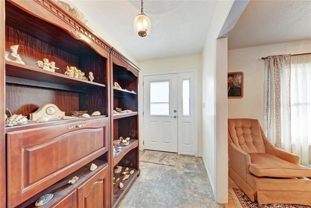 En Venta: $425,000 (3 camas, 2 baños, 1956 Pies cuadrados)