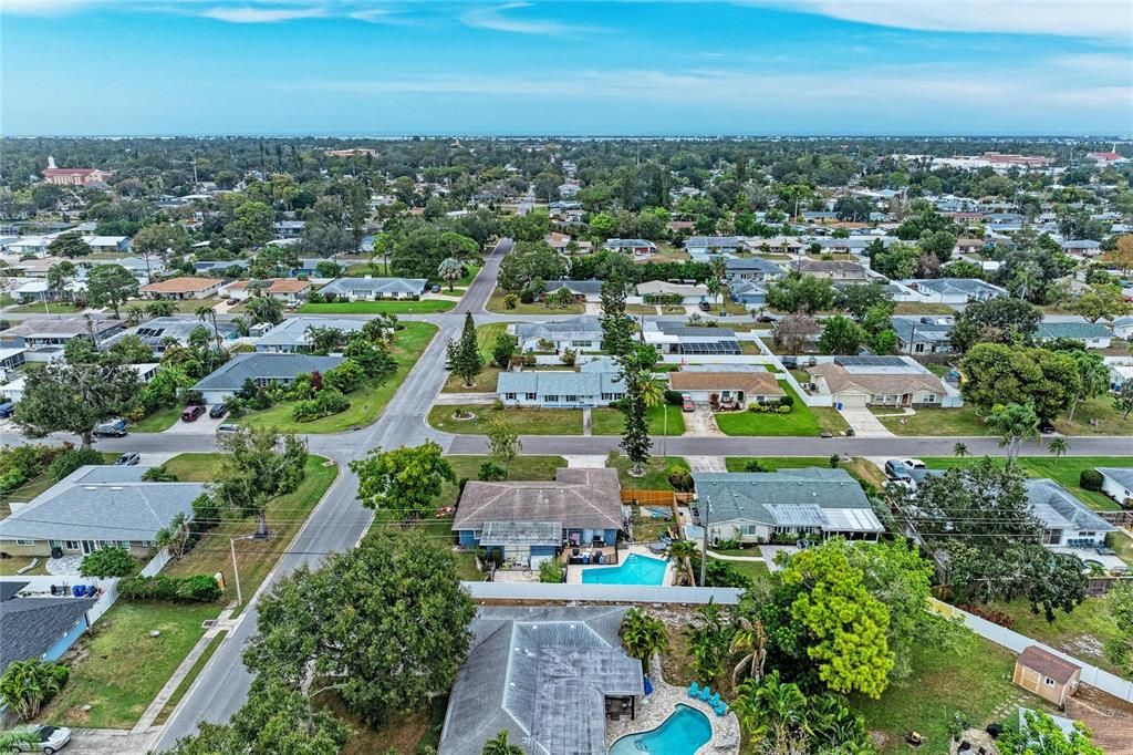 En Venta: $425,000 (3 camas, 2 baños, 1956 Pies cuadrados)