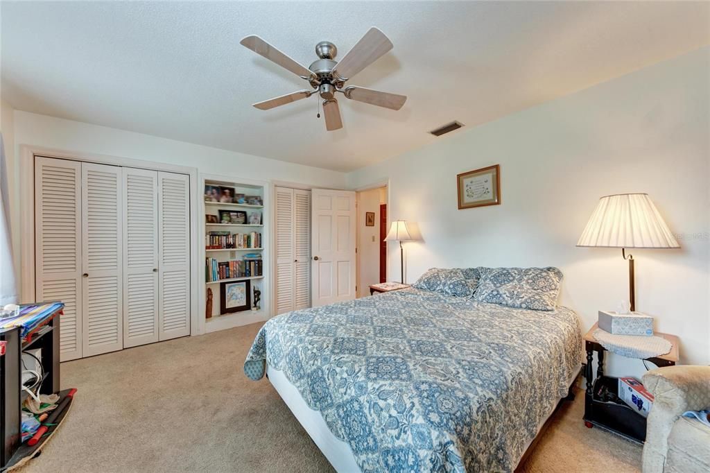 En Venta: $425,000 (3 camas, 2 baños, 1956 Pies cuadrados)