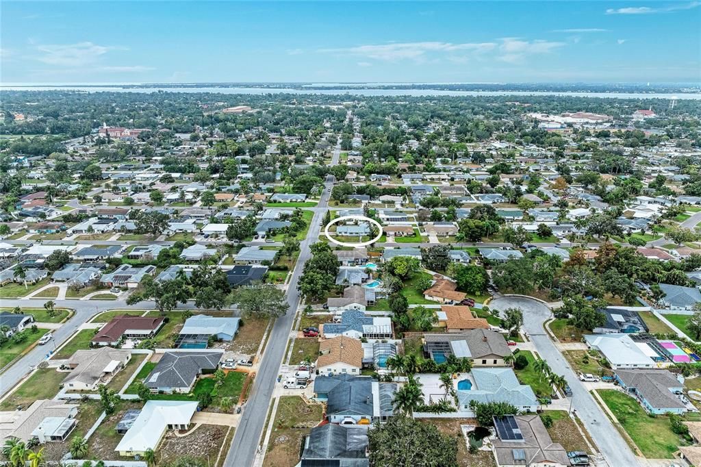 En Venta: $425,000 (3 camas, 2 baños, 1956 Pies cuadrados)