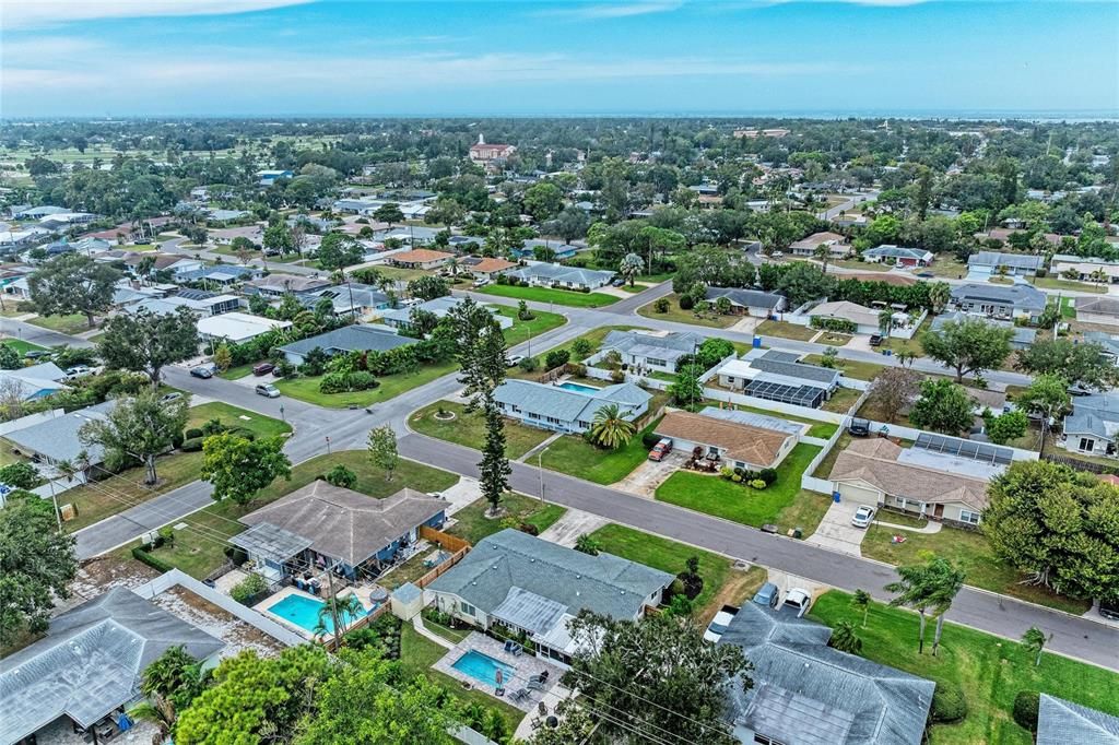 En Venta: $425,000 (3 camas, 2 baños, 1956 Pies cuadrados)