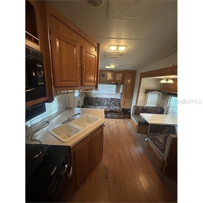 В аренду: $900 (1 спален, 1 ванн, 900 Квадратных фут)