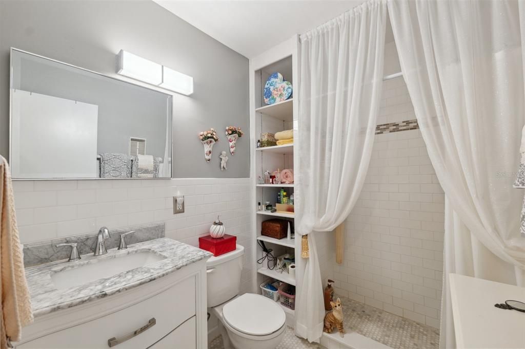 待售: $325,000 (3 贝兹, 3 浴室, 2200 平方英尺)