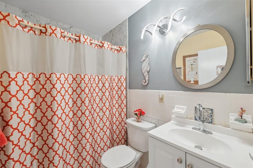 待售: $325,000 (3 贝兹, 3 浴室, 2200 平方英尺)