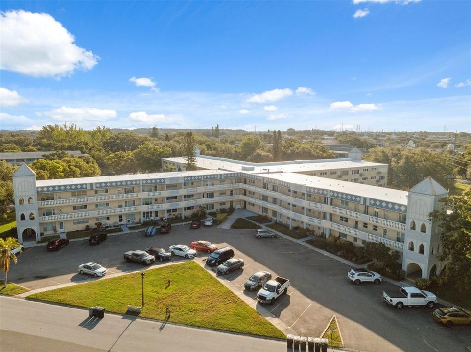 待售: $325,000 (3 贝兹, 3 浴室, 2200 平方英尺)