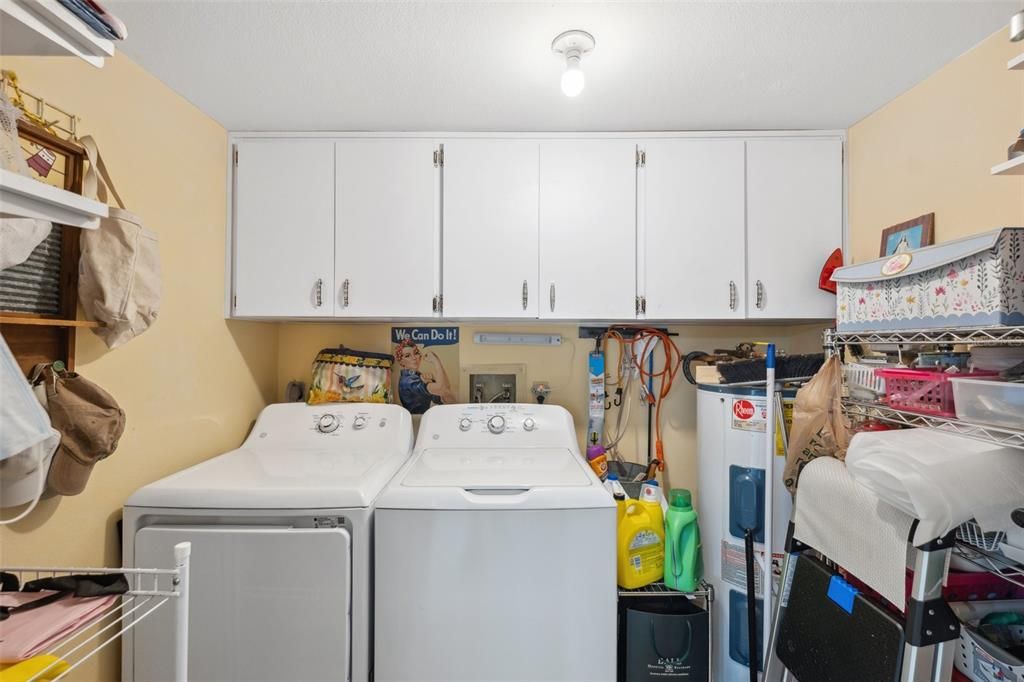 待售: $325,000 (3 贝兹, 3 浴室, 2200 平方英尺)