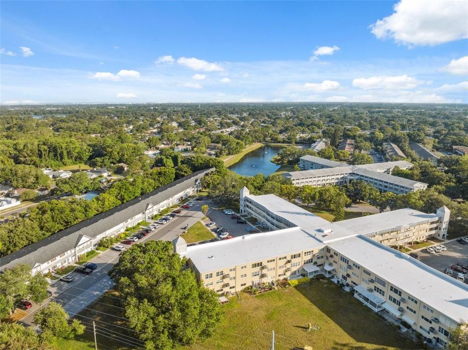 待售: $325,000 (3 贝兹, 3 浴室, 2200 平方英尺)