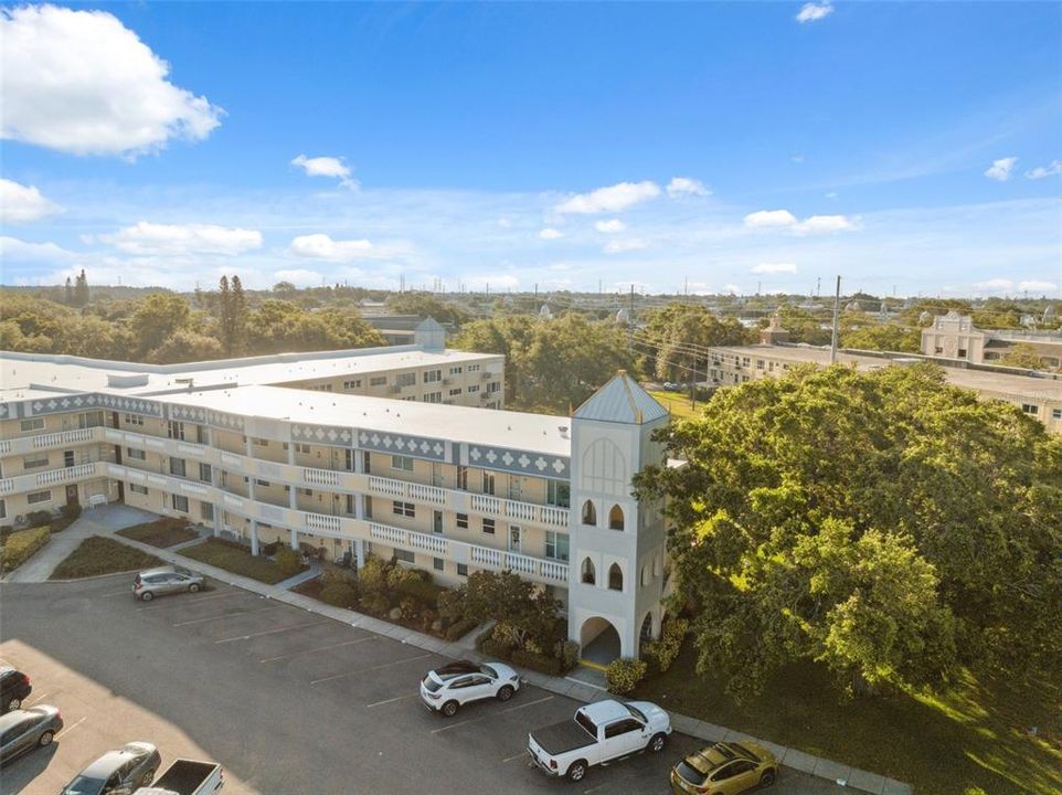 待售: $325,000 (3 贝兹, 3 浴室, 2200 平方英尺)