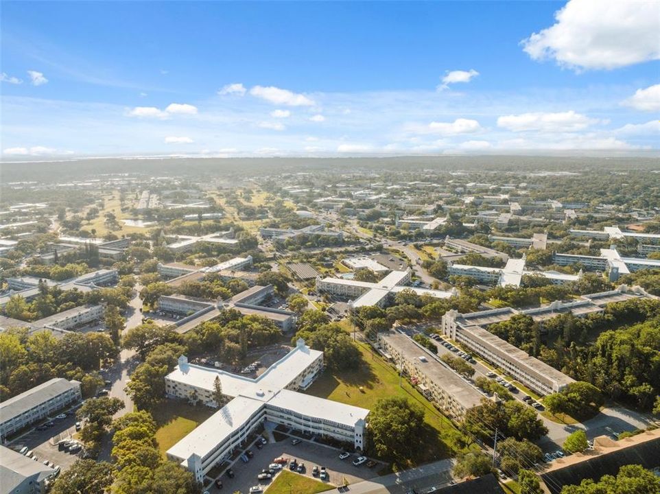 待售: $325,000 (3 贝兹, 3 浴室, 2200 平方英尺)