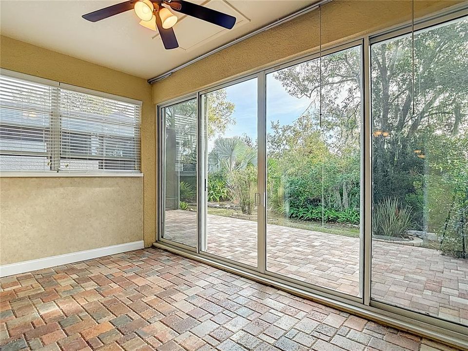 En Venta: $369,000 (3 camas, 2 baños, 1964 Pies cuadrados)