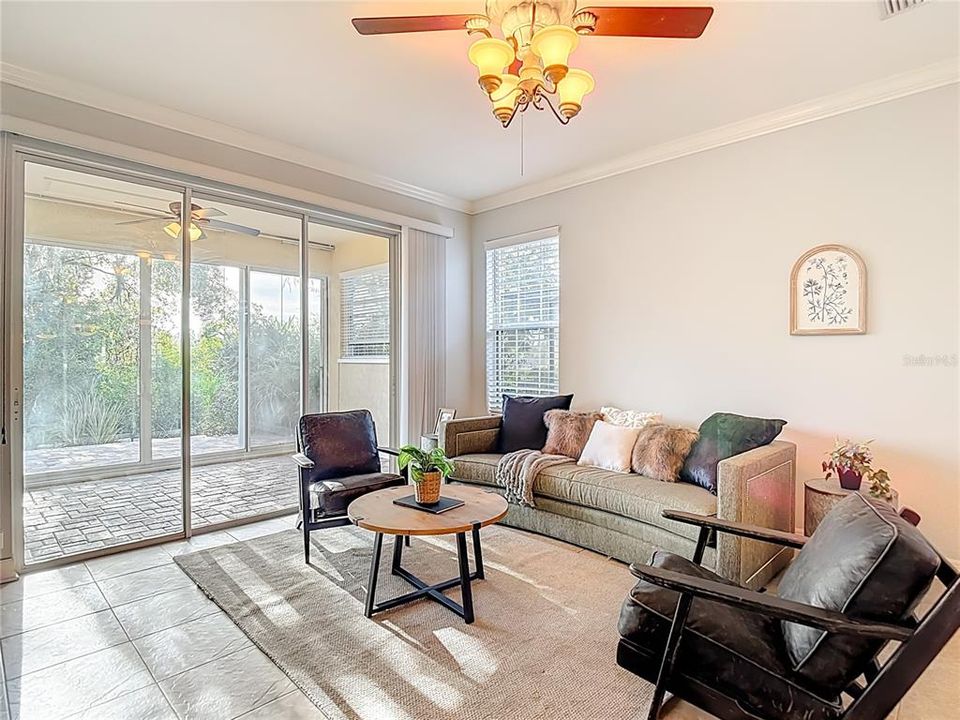 En Venta: $369,000 (3 camas, 2 baños, 1964 Pies cuadrados)