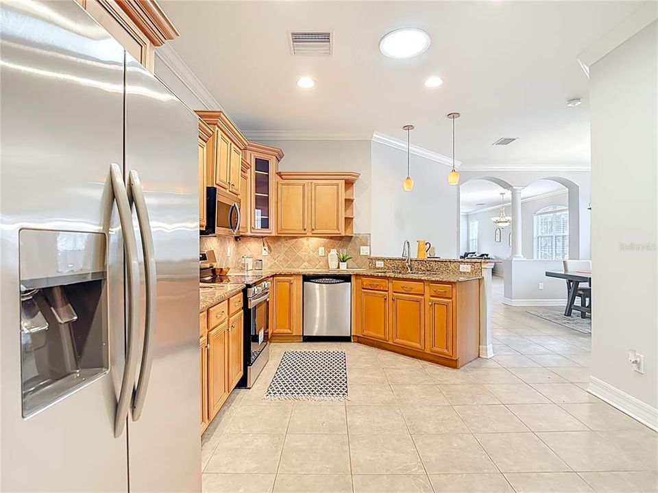 En Venta: $369,000 (3 camas, 2 baños, 1964 Pies cuadrados)