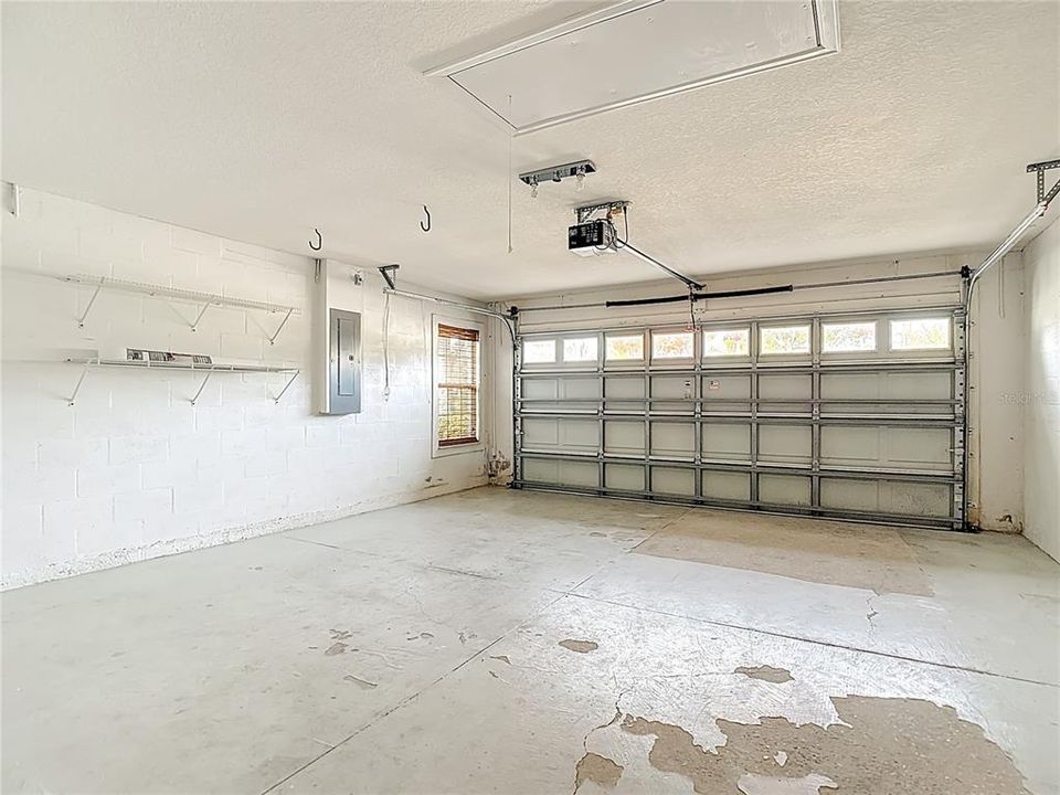 En Venta: $369,000 (3 camas, 2 baños, 1964 Pies cuadrados)