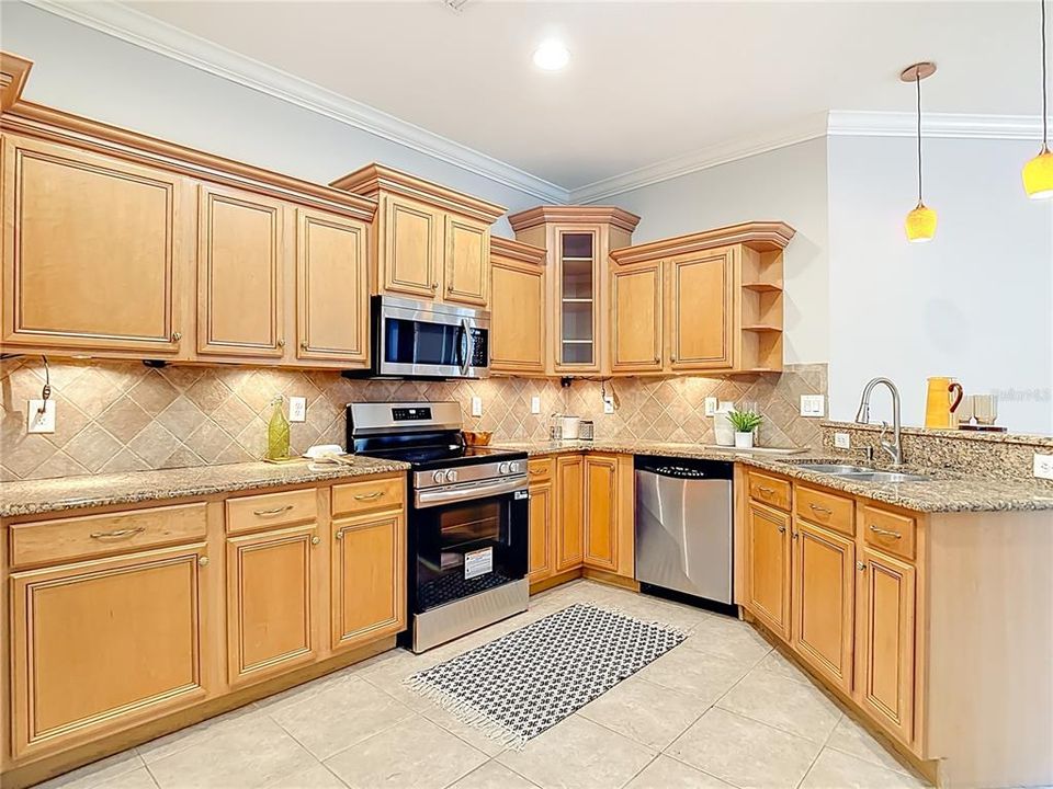 En Venta: $369,000 (3 camas, 2 baños, 1964 Pies cuadrados)